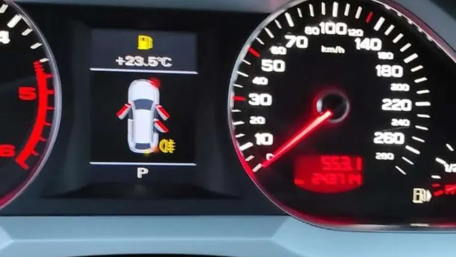 AUDI A6 -