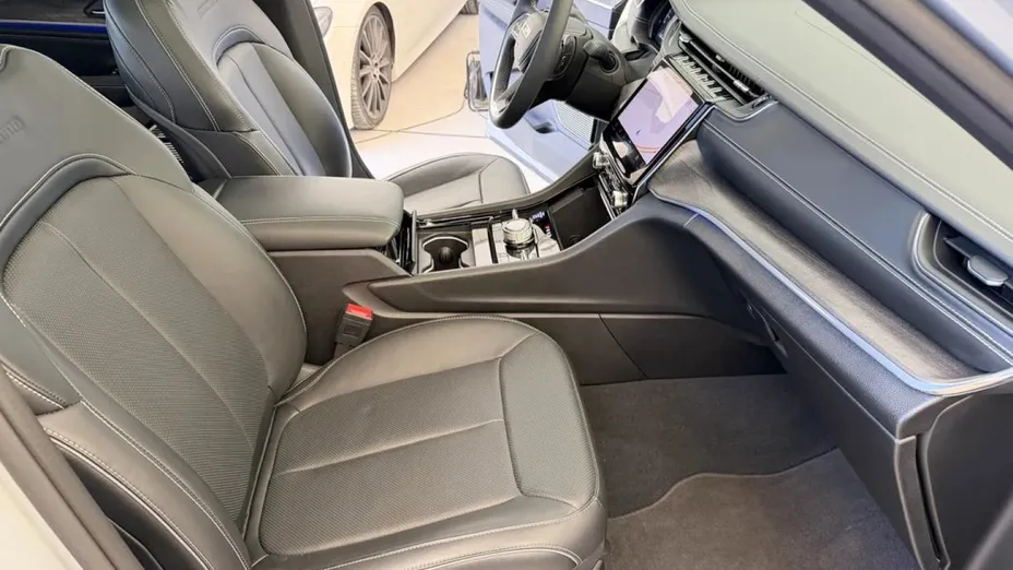 JEEP Grand Cherokee -