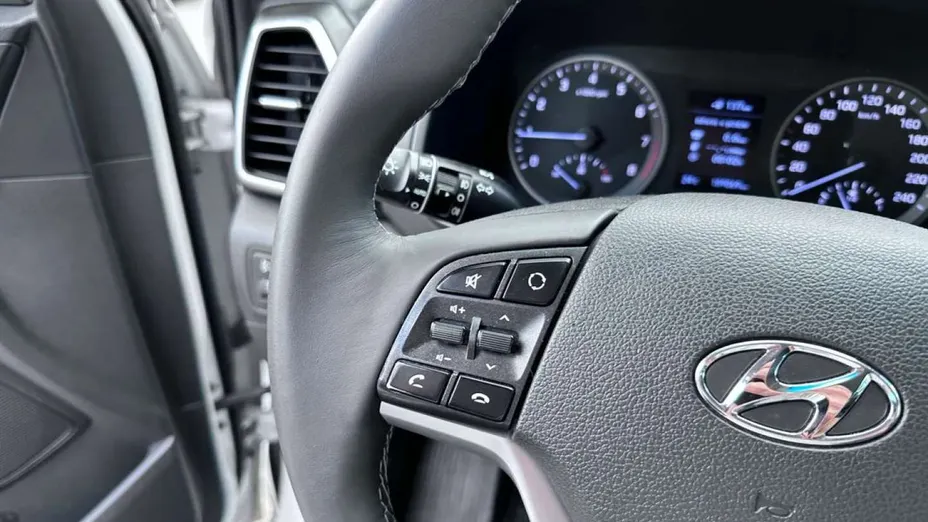 HYUNDAI Tucson -
