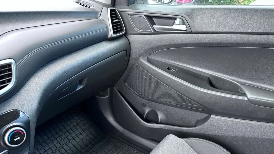 HYUNDAI Tucson -