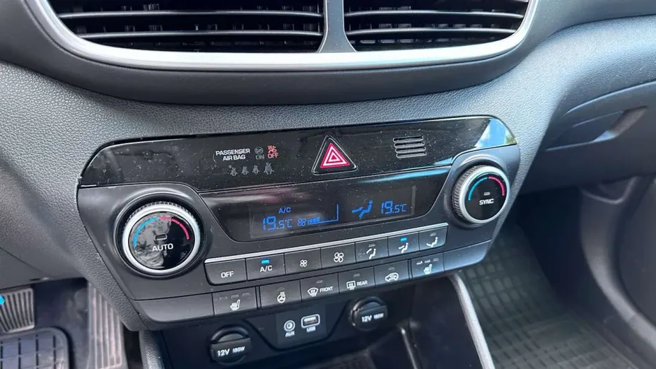 HYUNDAI Tucson -