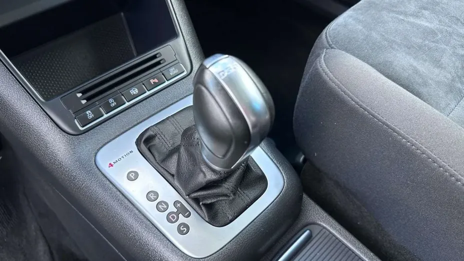 VOLKSWAGEN Tiguan -
