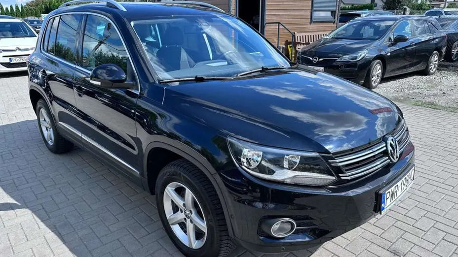 VOLKSWAGEN Tiguan -