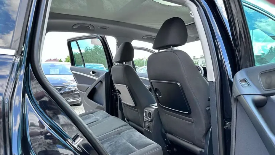 VOLKSWAGEN Tiguan -