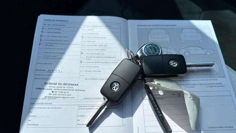 VOLKSWAGEN Tiguan -