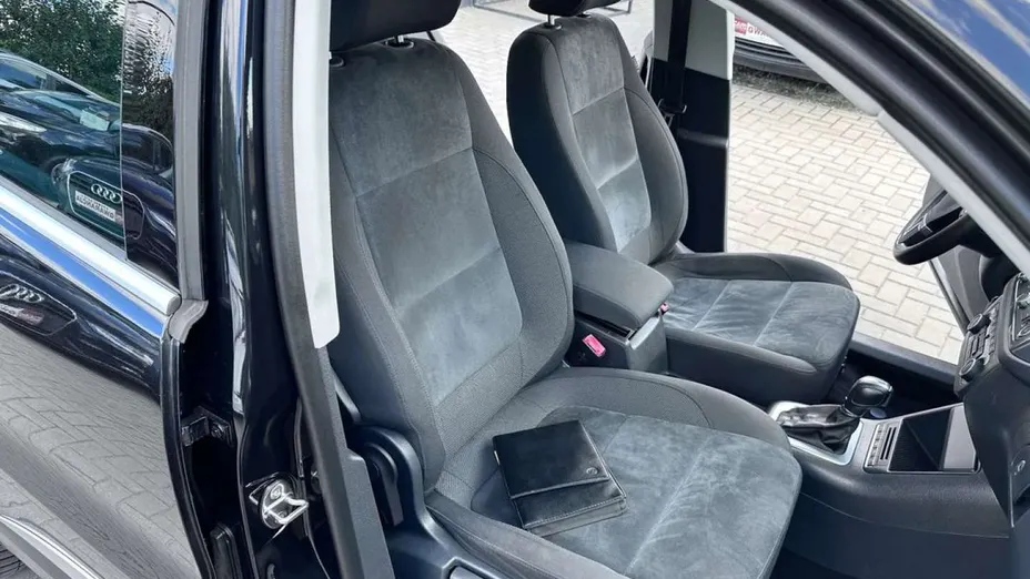 VOLKSWAGEN Tiguan -