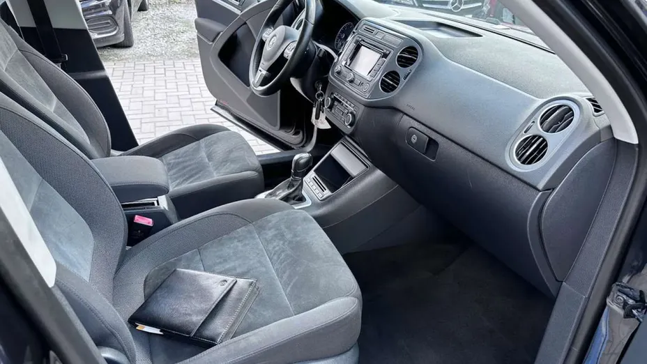 VOLKSWAGEN Tiguan -