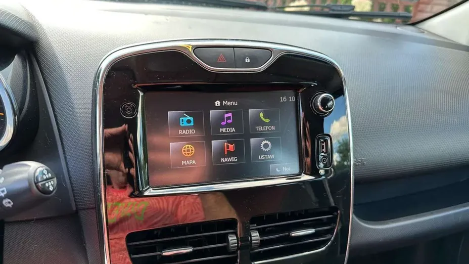 RENAULT Clio -
