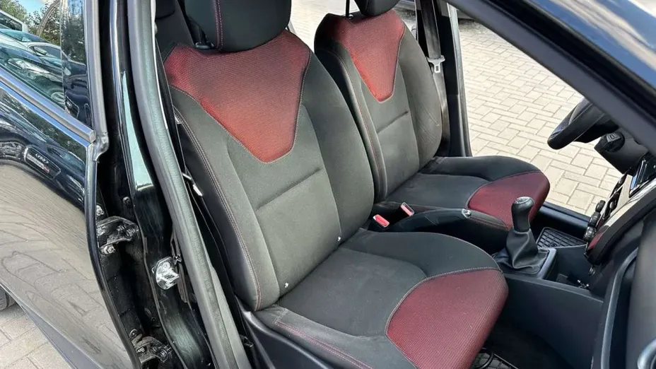 RENAULT Clio -