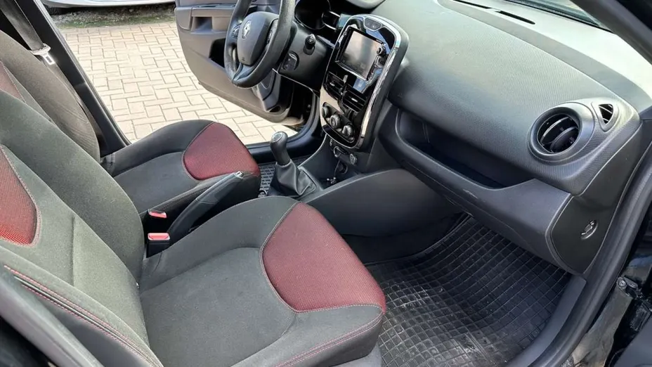 RENAULT Clio -