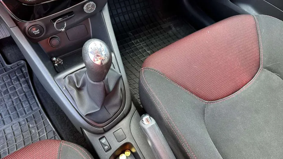 RENAULT Clio -