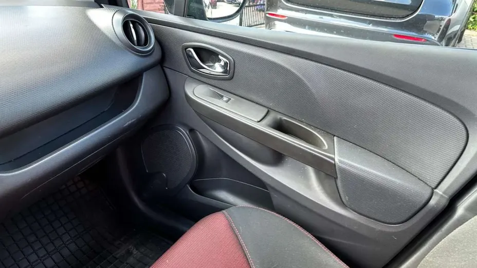 RENAULT Clio -