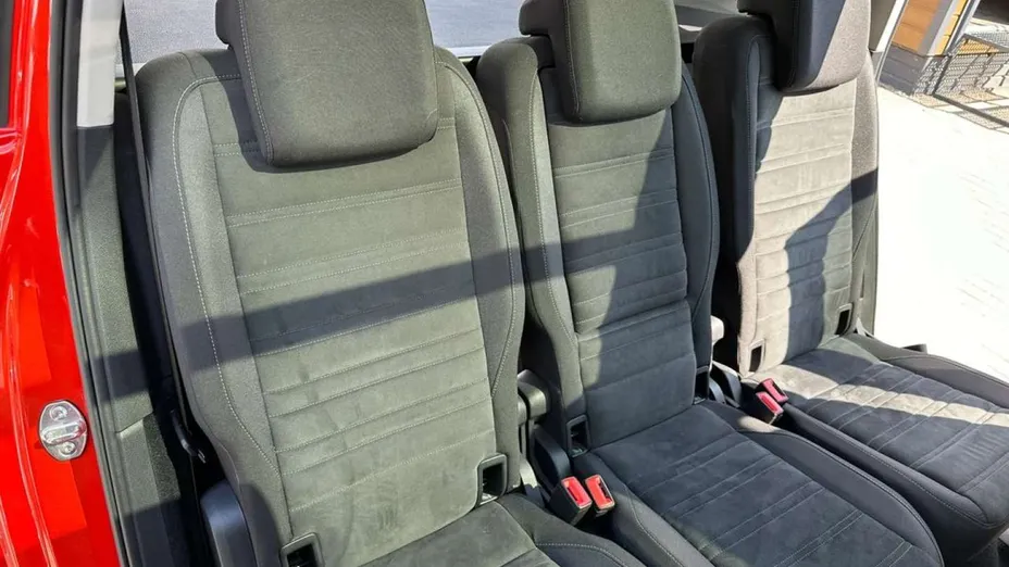 VOLKSWAGEN Touran -