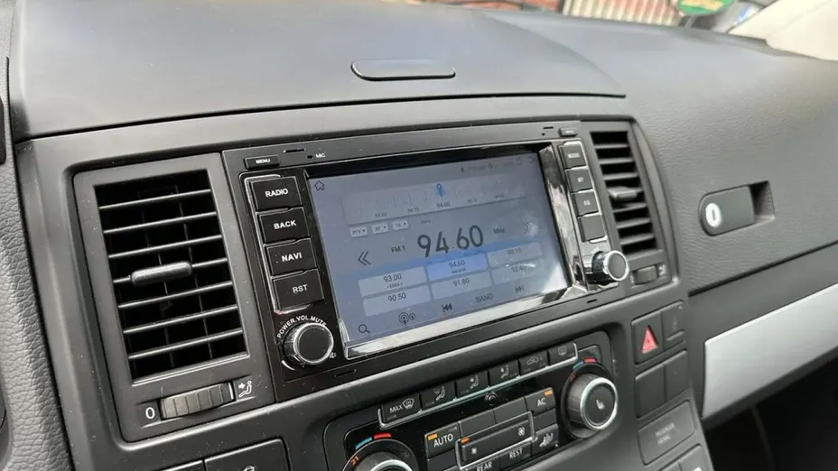 VOLKSWAGEN Multivan -