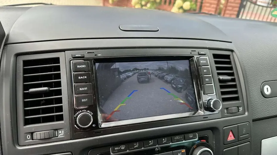 VOLKSWAGEN Multivan -