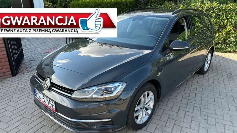 VOLKSWAGEN Golf -
