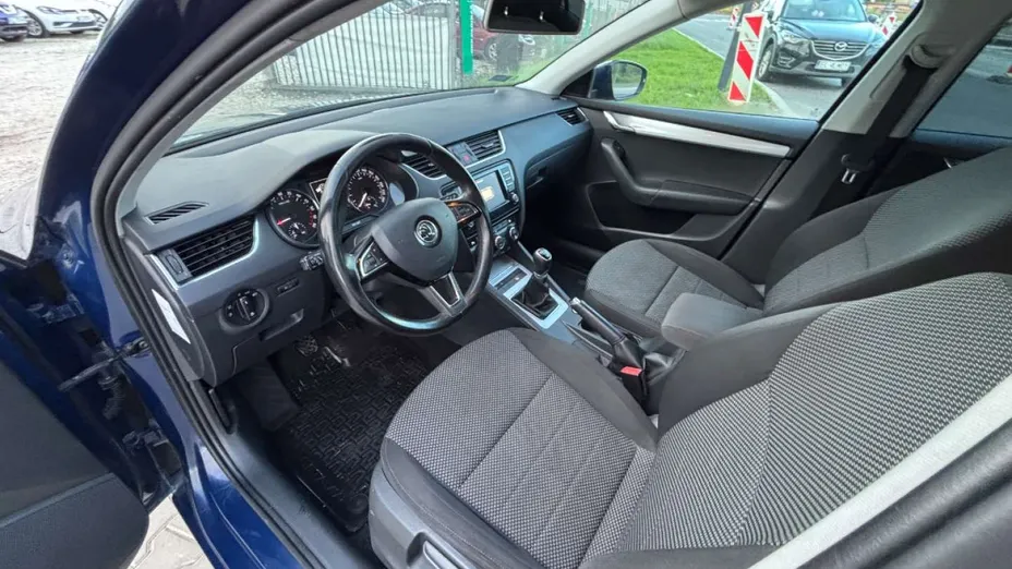 SKODA Octavia -