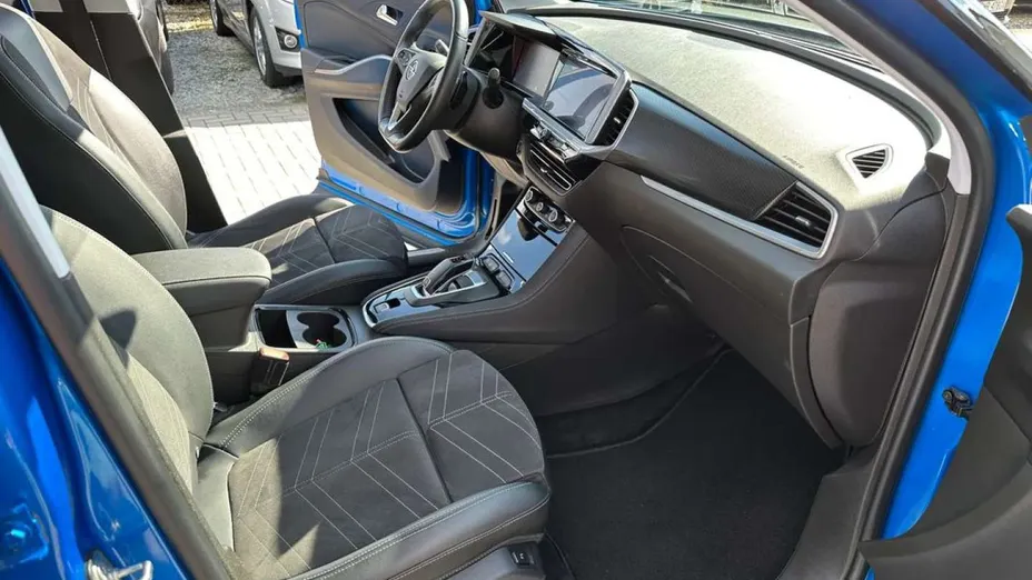 OPEL Grandland X -