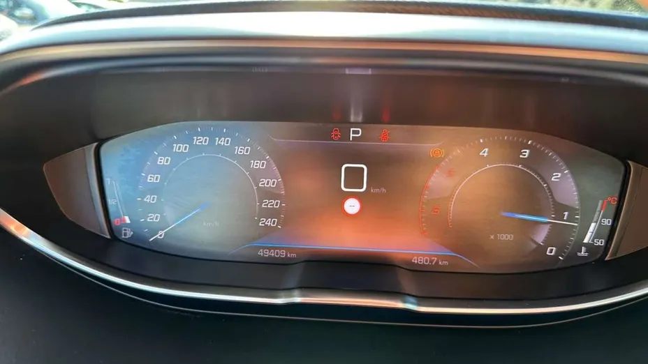 PEUGEOT 3008 -
