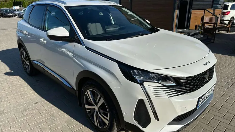 PEUGEOT 3008 -