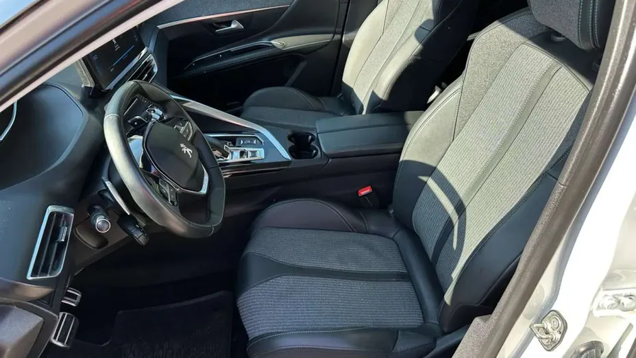 PEUGEOT 3008 -