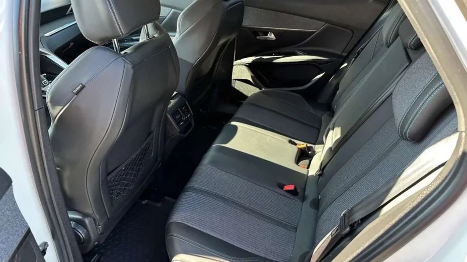 PEUGEOT 3008 -