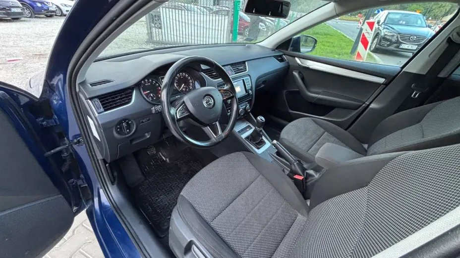 SKODA Octavia -
