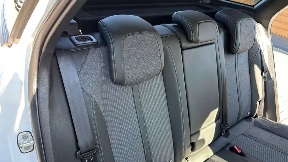 PEUGEOT 3008 -