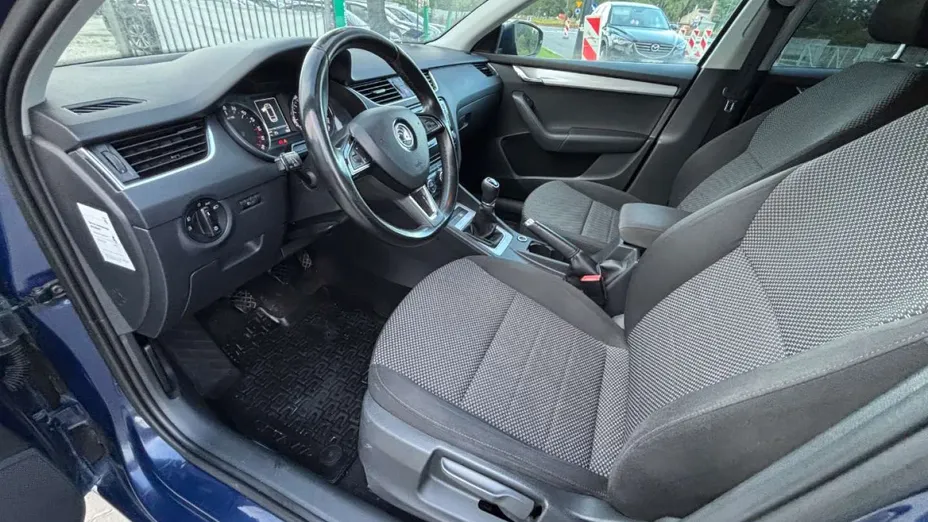 SKODA Octavia -