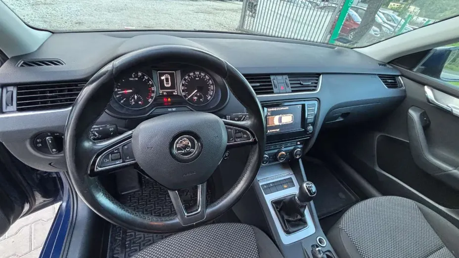 SKODA Octavia -