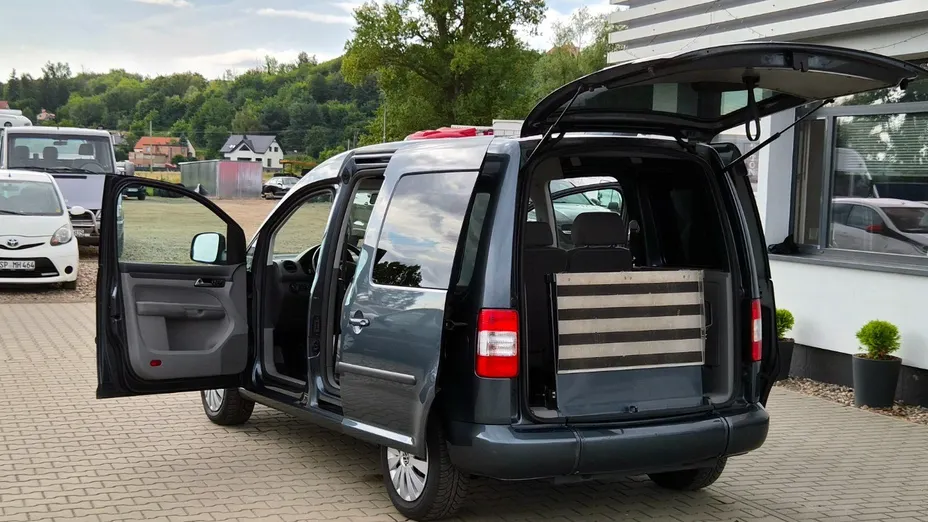 VOLKSWAGEN Caddy -