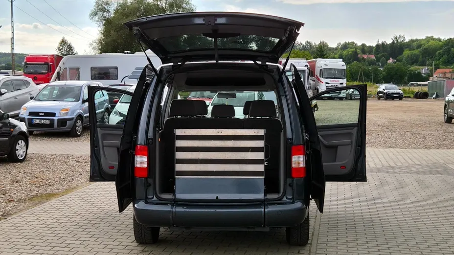 VOLKSWAGEN Caddy -