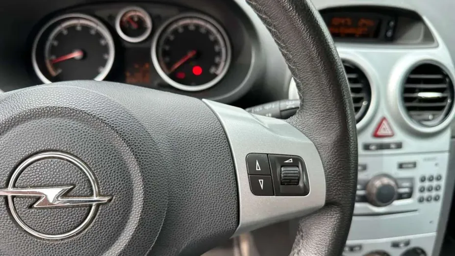 OPEL Corsa -