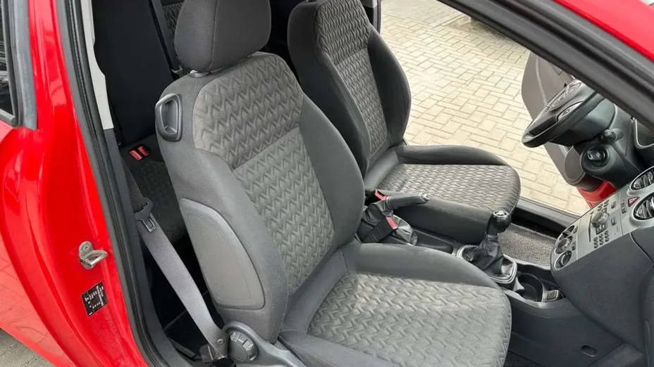 OPEL Corsa -