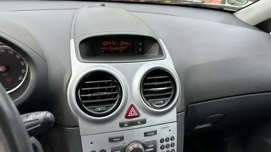 OPEL Corsa -
