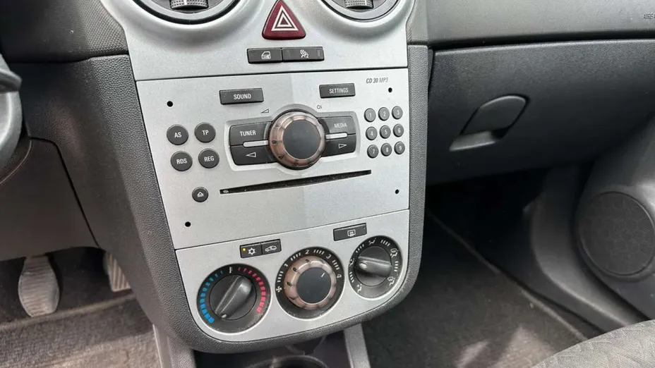 OPEL Corsa -