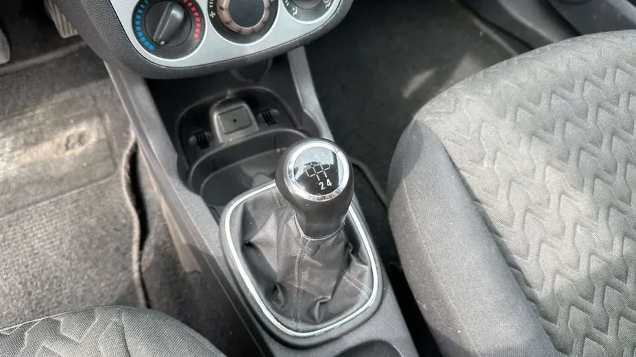 OPEL Corsa -