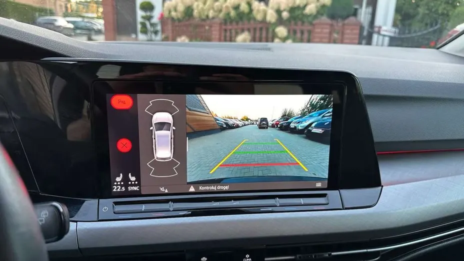 VOLKSWAGEN Golf -