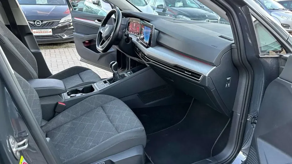 VOLKSWAGEN Golf -