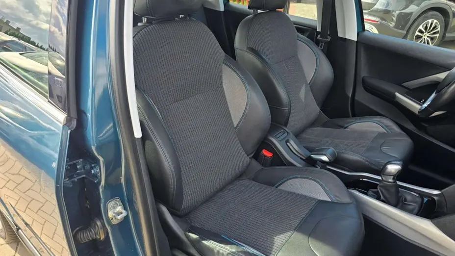 PEUGEOT 2008 -