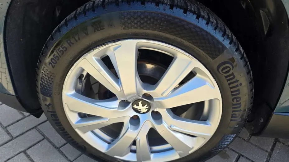 PEUGEOT 2008 -