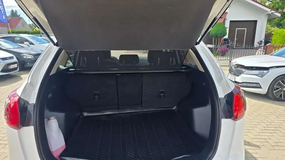 MAZDA CX-50 -