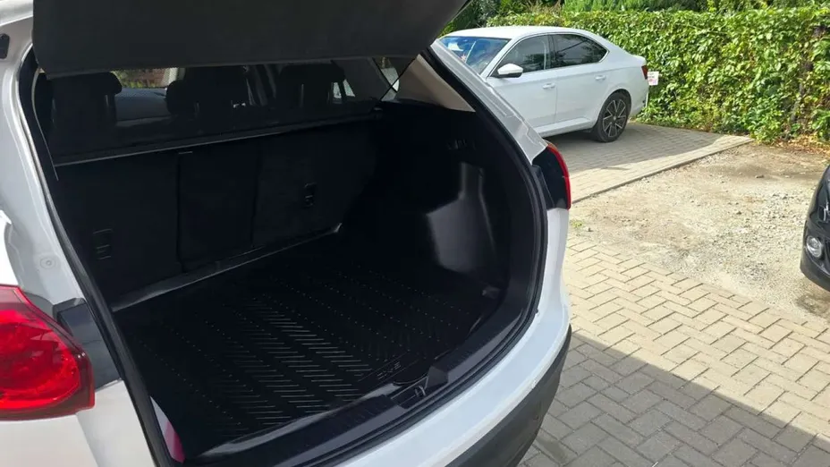 MAZDA CX-50 -