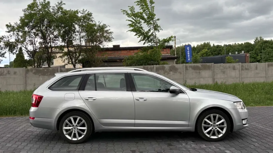SKODA Octavia -