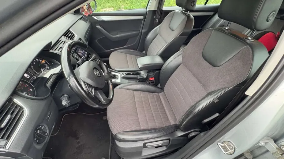 SKODA Octavia -