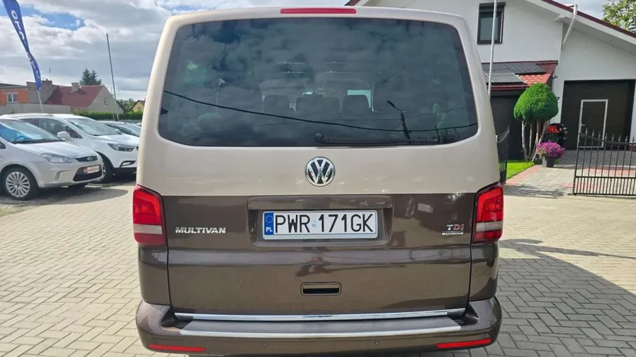 VOLKSWAGEN Multivan -