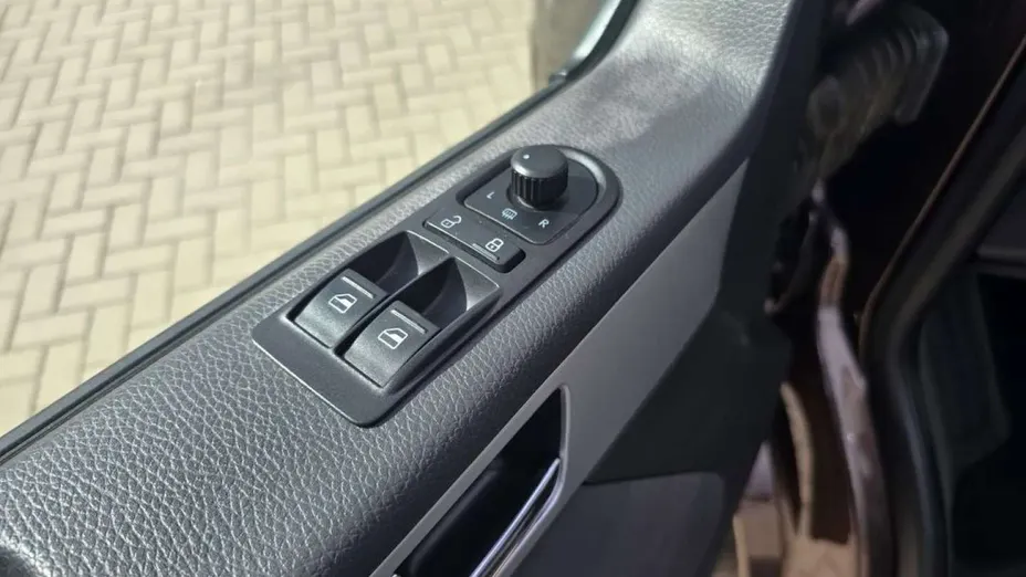 VOLKSWAGEN Multivan -
