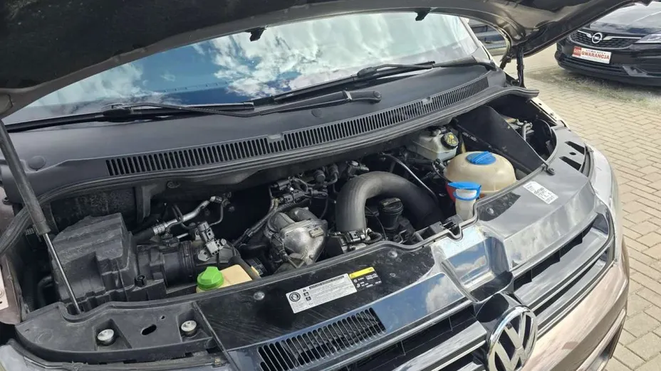 VOLKSWAGEN Multivan -