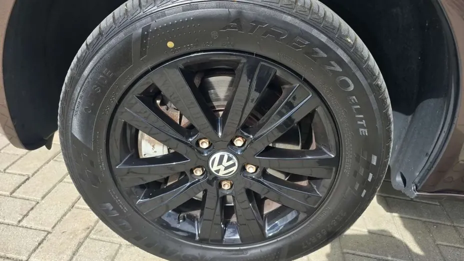 VOLKSWAGEN Multivan -