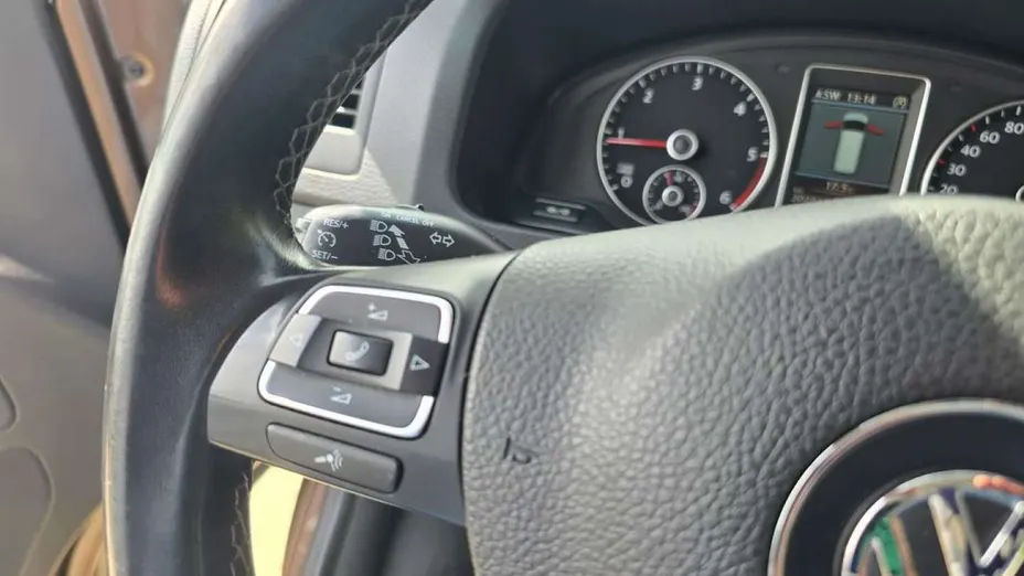 VOLKSWAGEN Multivan -